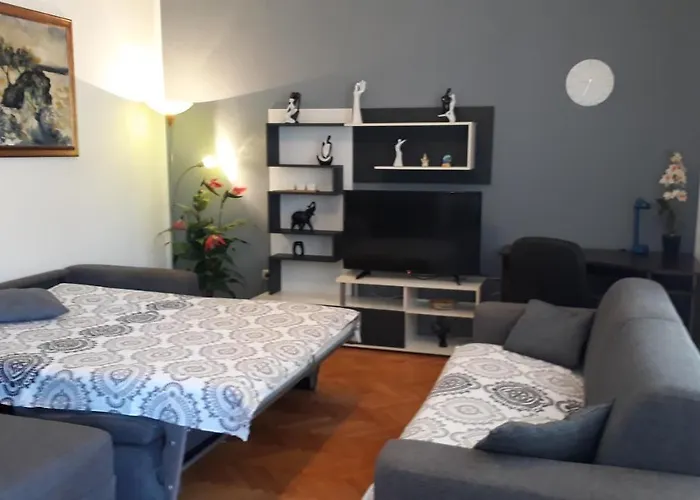 With A Parking Space - 13912